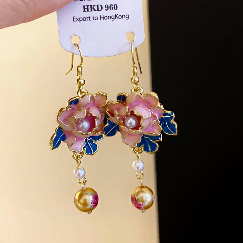 

Oil drop flower artificial pearl ear hook French high-end exquisite earrings retro sweet temperament earrings