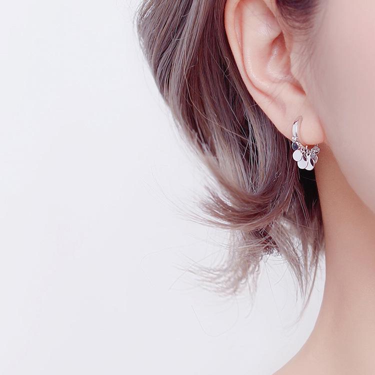 

S925 Sterling Silver Round Earrings with Fashionable Tassel Design and Elegant, Unique Hoops. 925 Silver золотий