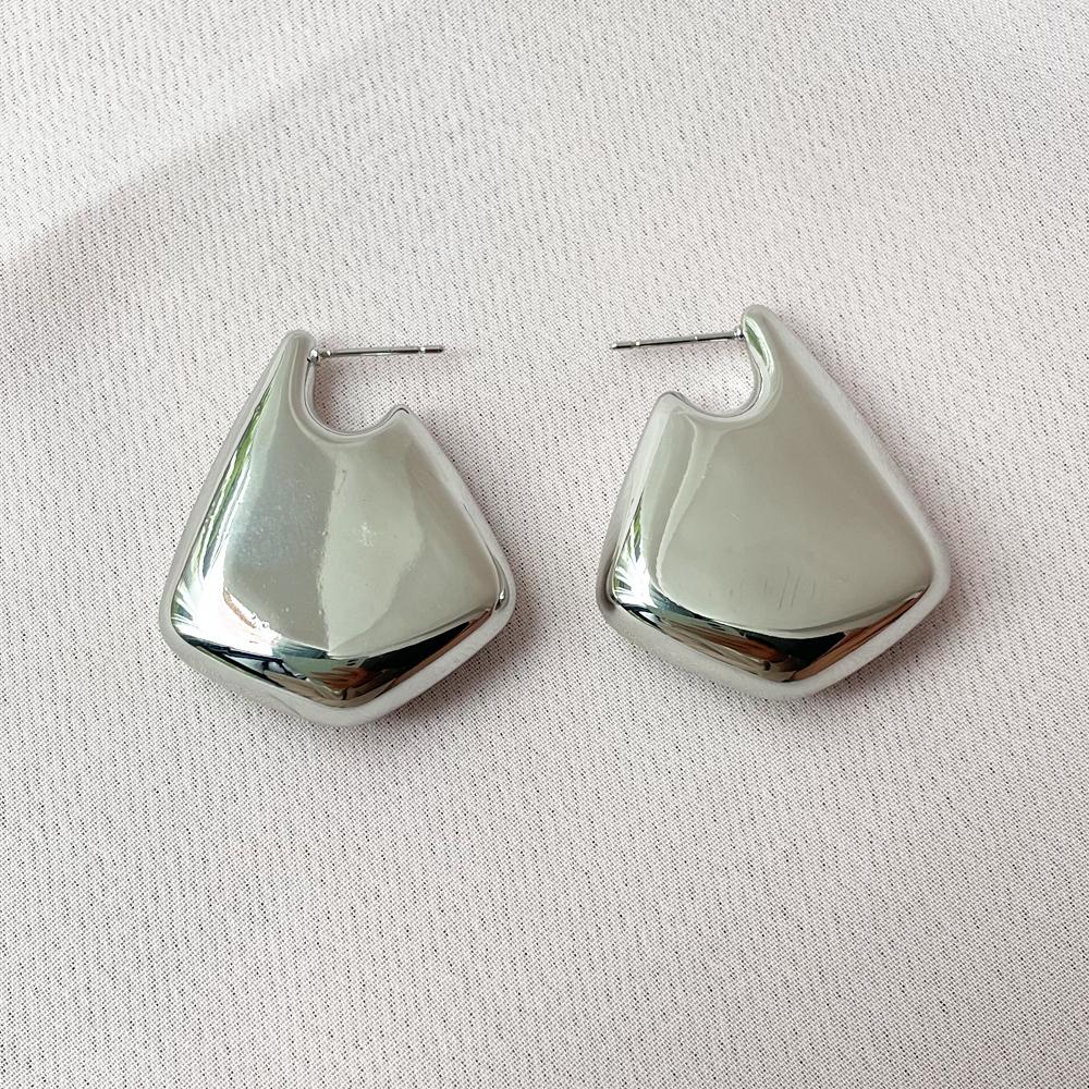 New Design Gold Color Smooth Irregular Hoop Earrings For Women Girls Metal Waterproof Chunky Wide Ear Buckle Punk Jewelry Gifts