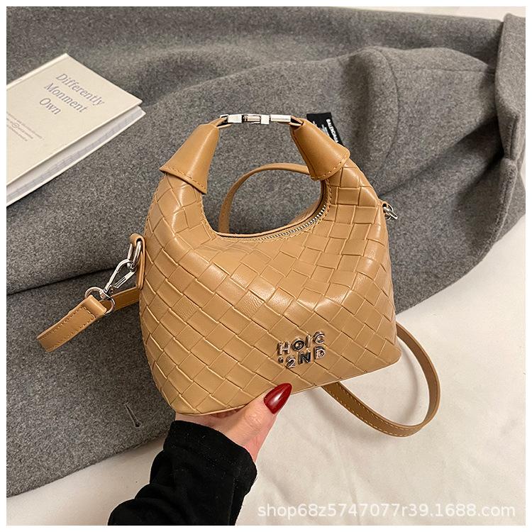 2025 new model, this year's popular bag, casual weaving trend, hand bag feeling, casual shoulder crossbody bucket bag