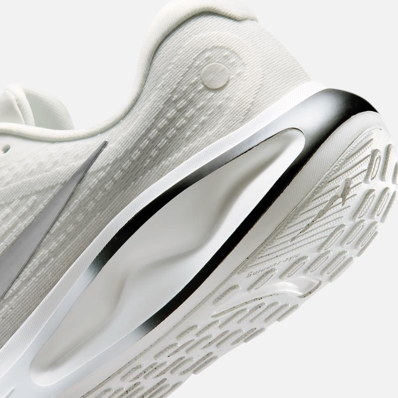 Nike NIKE JOURNEY RUN Men's Road Running Shoes FN0228