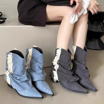 Cizme de cowgirl din denim plisat pentru femei Toamna cu varf ascutit Cizme cu toc inalt pentru femeie cu ciucuri Blugi albastri Cizme de cowboy