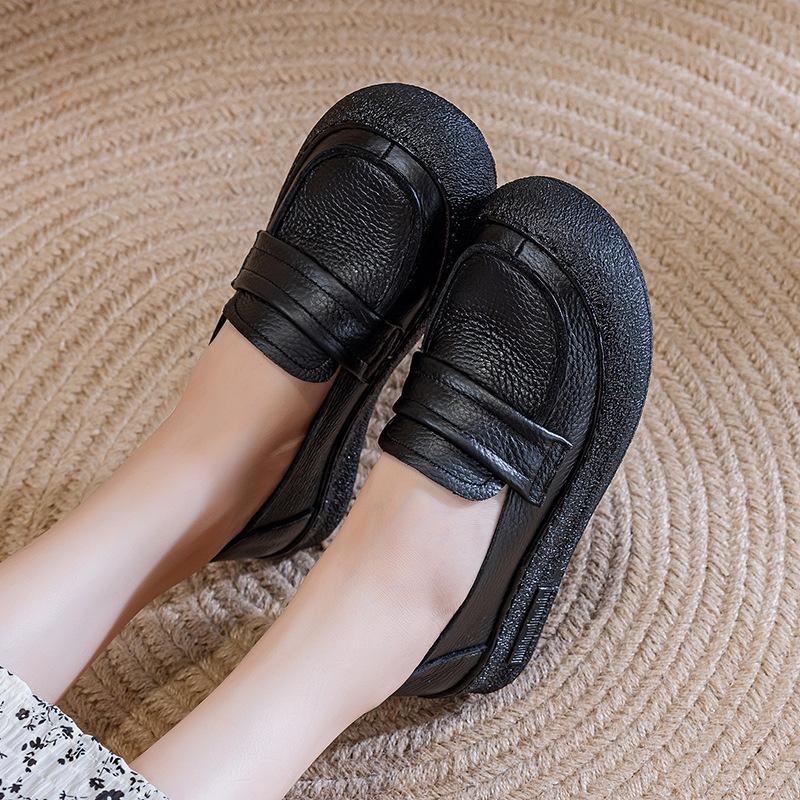 Women's shoes leather medium and new pedal soft sole non-slip comfortable leather shoes mother single shoes flat bottom retro