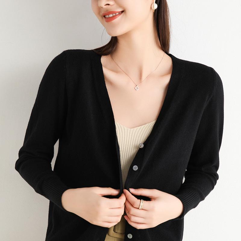 2026 Autumn Women's V-neck Button-up Knit Cardigan Sweater Jacket