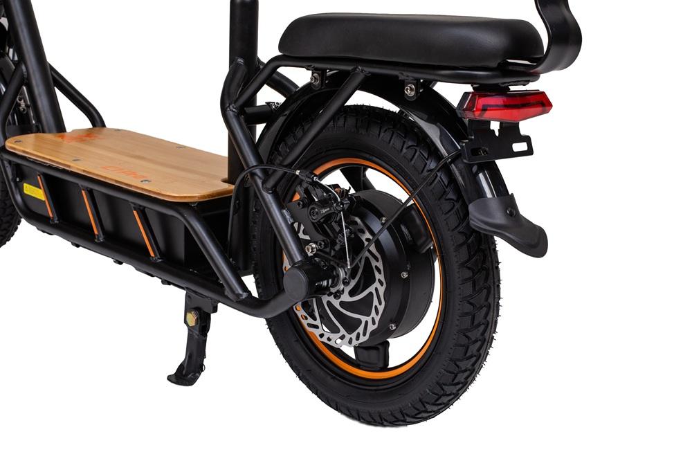 KuKirin Elektrická koloběžka C1 Pro - 500W motor, dojezd 100 km, skládací design pro městskou dopravu a každodenní cestování