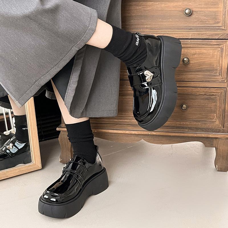 Black Muffin Platform Small Leather Shoes Women's 2024 Autumn New French Velcro Heightening Mary Jane Love Single Shoes