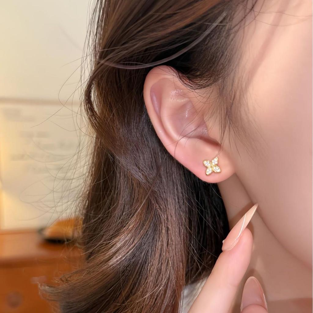 18K Four-Leaf Clover S925 Sterling Silver Diamond Stud Earrings for Women - Elegant and Versatile Design