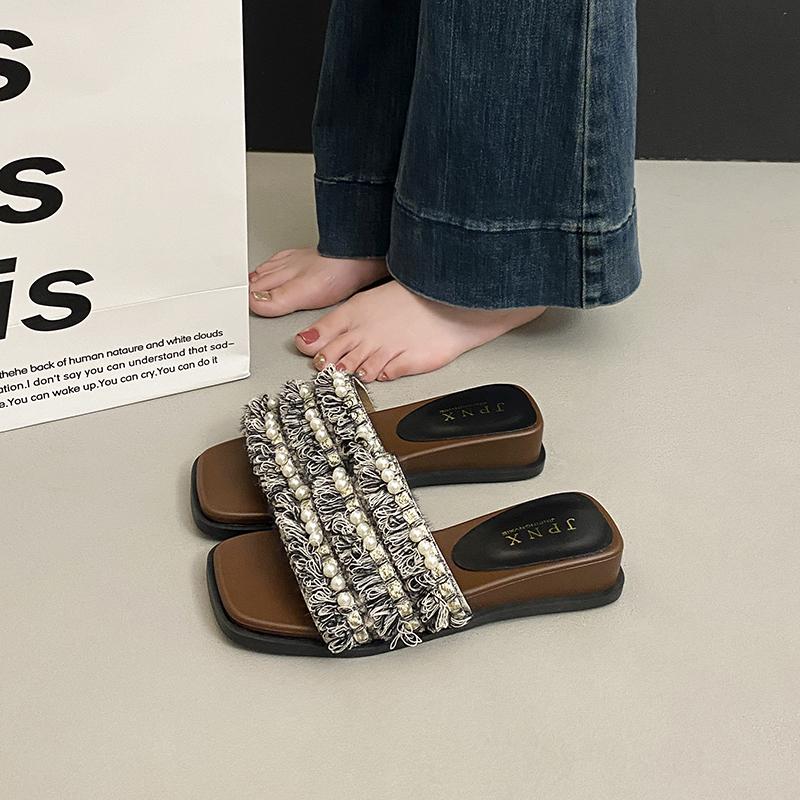 

New Fashion Pearl Slippers for Women in Summer Wear Flip-flops Flat Bottom with Skirt 35