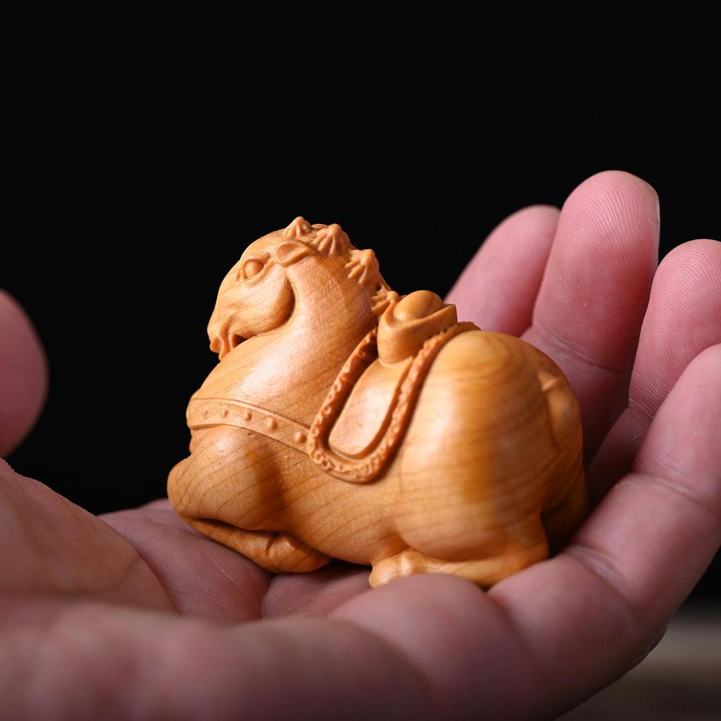 Tang Dynasty Horse Handheld Solid Wood Carving - Natural Cliff Cypress Animal Zodiac Ornament