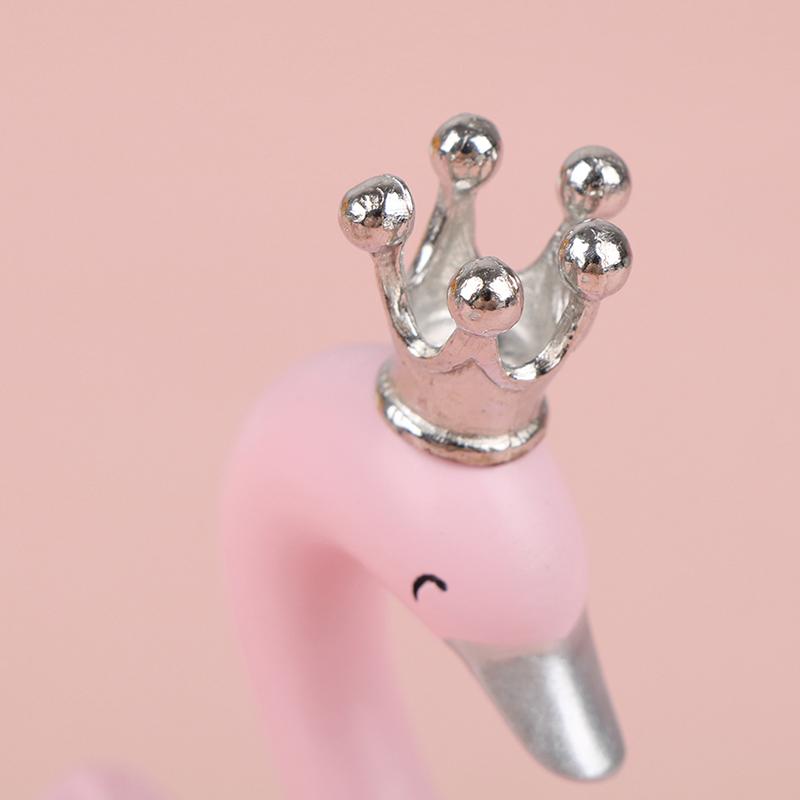 1 Pair Resin Swan Statue Figurines Swan Cake Topper Sculpture Cake Dashboard Baking Wedding Birthday Cake Decorating Supplies