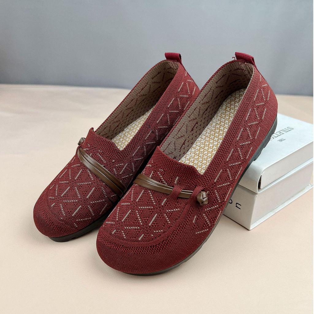 Spring/Summer 2025 Lightweight Slip-On Flyknit Flat Shoes for Middle-Aged & Elderly Women