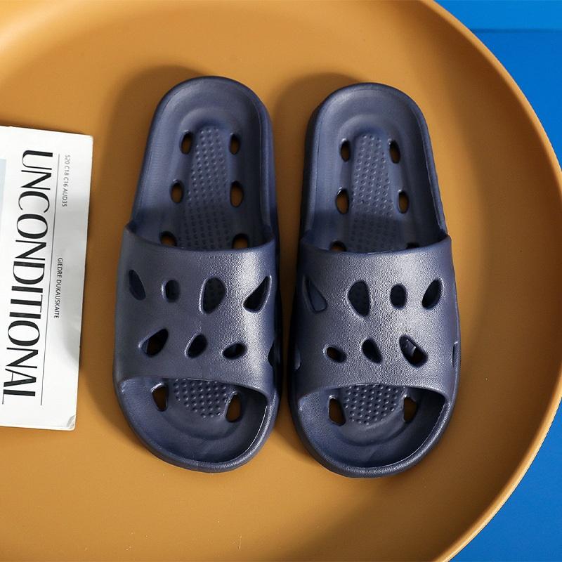 

Летние сырные тапочки дырочки для купания нескользящие полые тапочки для ванной комнаты домашние сандалии и тапочки с мягкой подошвой 44-45 темно-синий