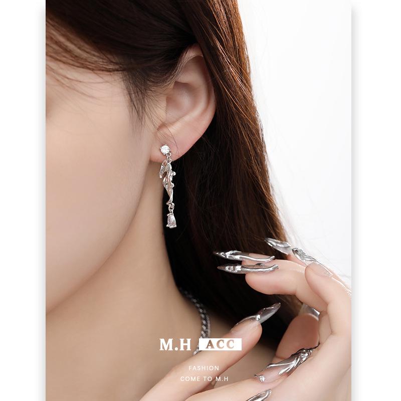 Cool-Toned Blue Gradient Goldfish Earrings - Korean Style, High-End, Fresh, Unique Fashion