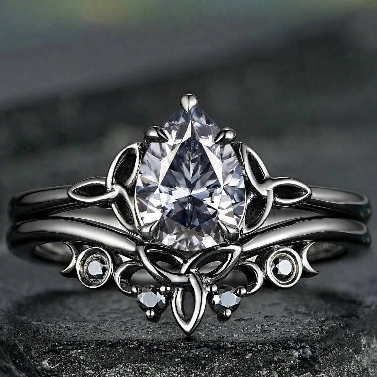 

Three Heroes Gunmetal Plated Zircon Flower Couple Rings for Women Size 6