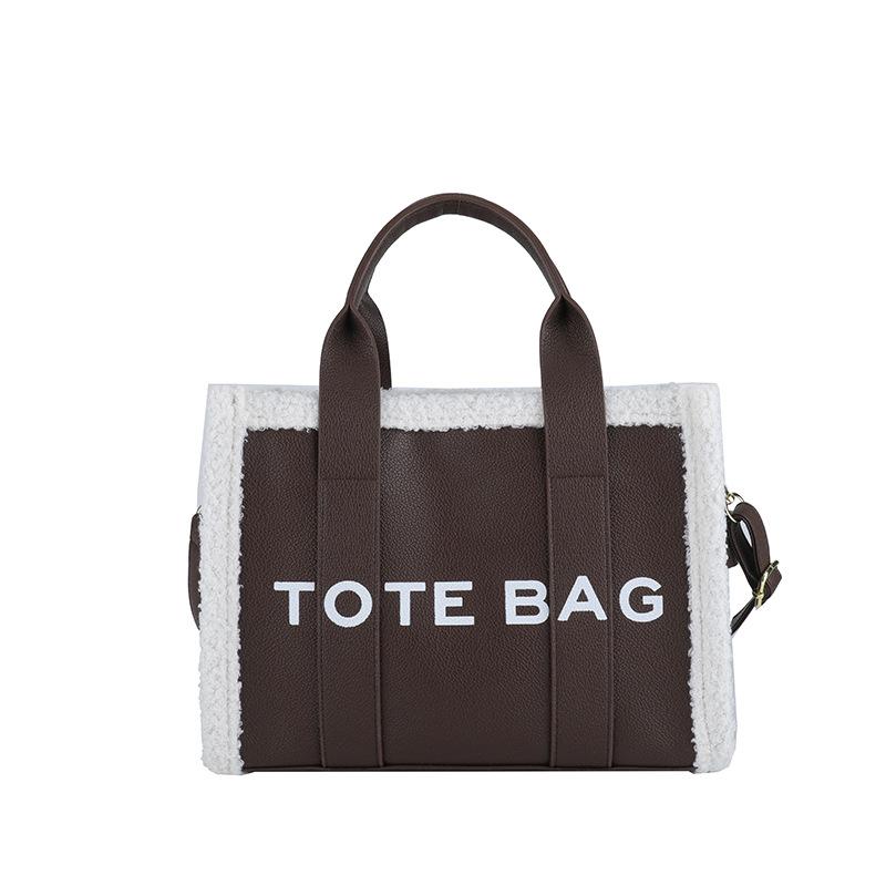 Trendy Gewatteerde Crossbody Tas met Letterprint voor Dames, Casual PU Leer Handtas met Pluche Rand koffie