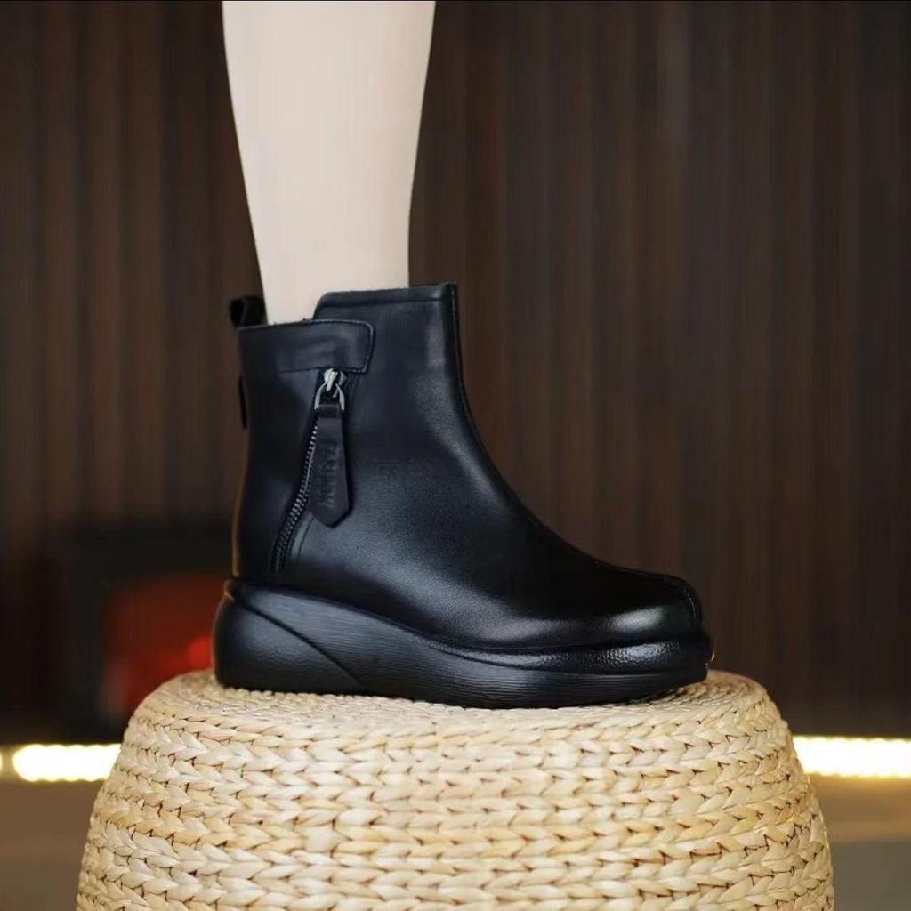 Warm Waterproof Fleece-Lined Soft Leather Ankle Boots: Thick Sole, Non-Slip, Round Toe, Perfect for Autumn & Winter.