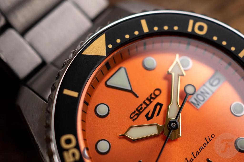 Seiko Automatic Wristwatch SKX Boy Size Hand Winding Manual Winding Men's Orange SRPK35K1