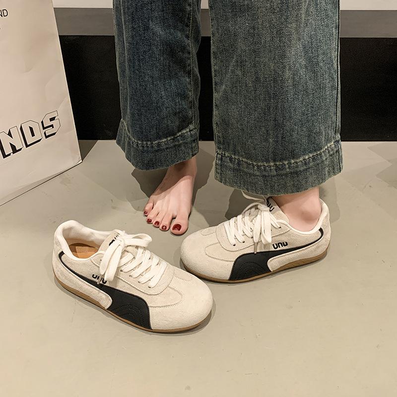 Sports Heightening Platform Explosion Women's Forrest Gump Shoes 2025 Internet Celebrity Moral Training Shoes Flat Spring Break White Shoes New