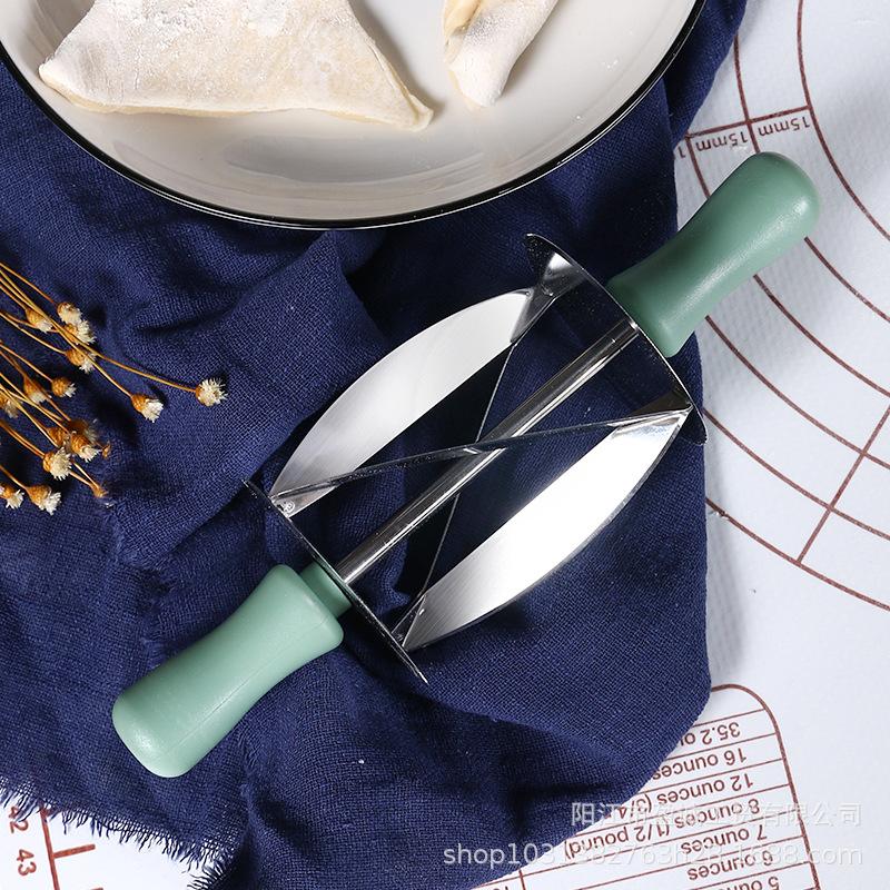 Bread Blade Croissant Cutter Triangular Dough Cutter Croissant Bread Roller Knife Kitchen Baking Tools