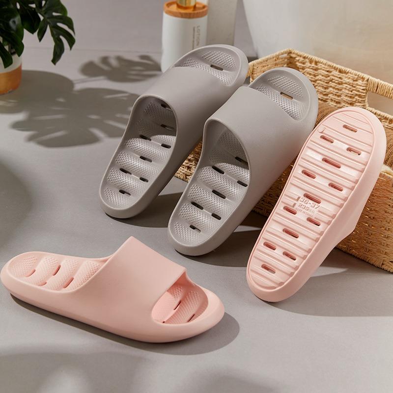 Warm edge slippers women summer hollow leakage bathroom bath non-slip indoor home cool slippers