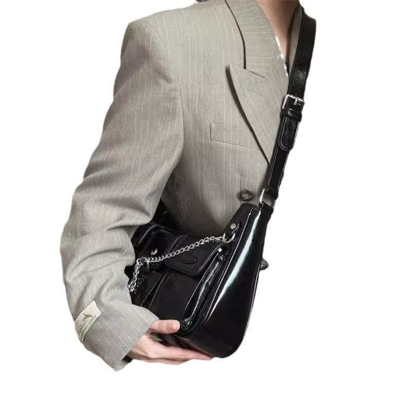 2024 Spicy Girl Chain Underarm Crossbody Bag: High-End, Fashionable, Versatile Tote for Commuting