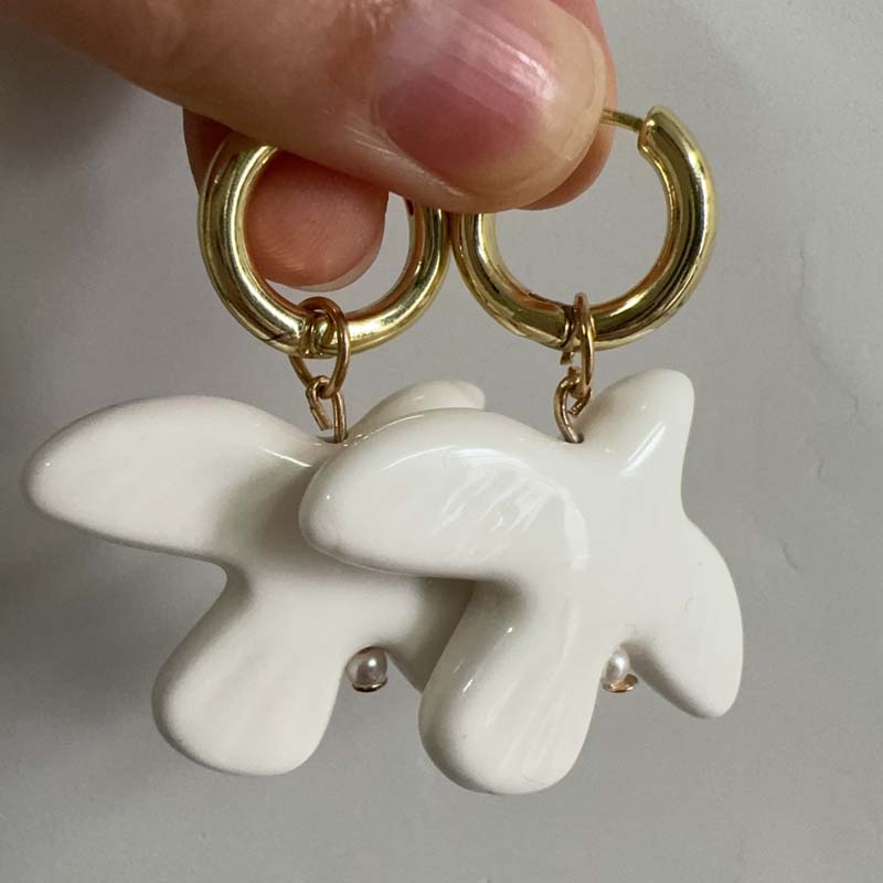 Fashion Metal Geometric Round Ear Hoop White Peace Dove Earrings For Women European American Style Personality Zircon Gift