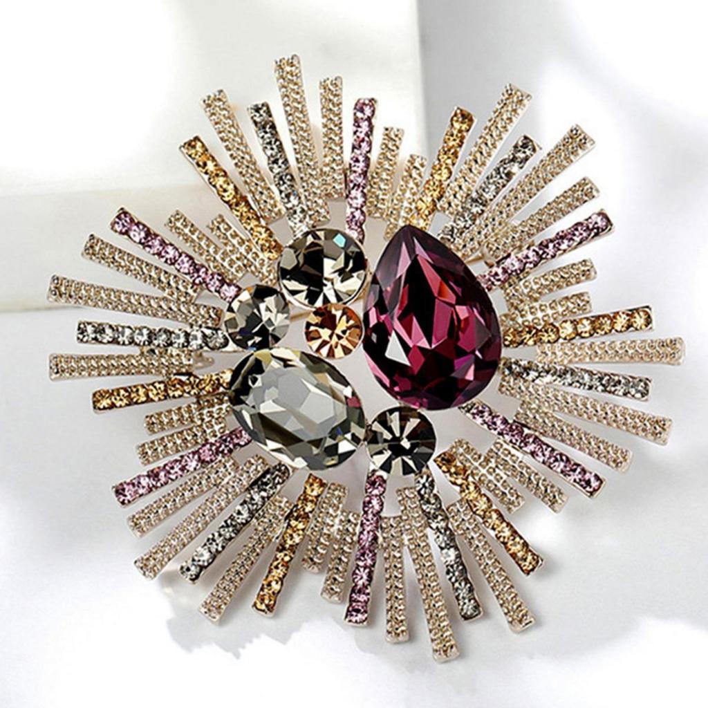 Vintage Oversized Brooch European-American Style, Elegant Retro Corsage for Coats and Suits
