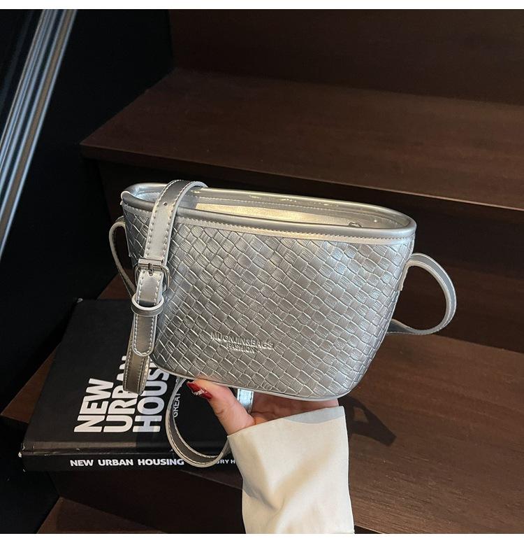 Niche Soft Leather Woven Pattern Armpit Bag Women's New Trend Fashion Versatile Commuter Shoulder Messenger Bag