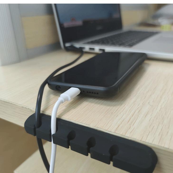Selbstklebender Silikon-Kabel-Organizer und -Halter für Bürotische