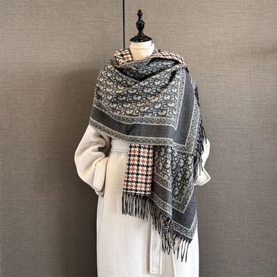 Novo cachecol jacquard versátil de imitação de caxemira de dupla face para outono e inverno, cachecol xale longo com franjas quentes e espessado para mulheres