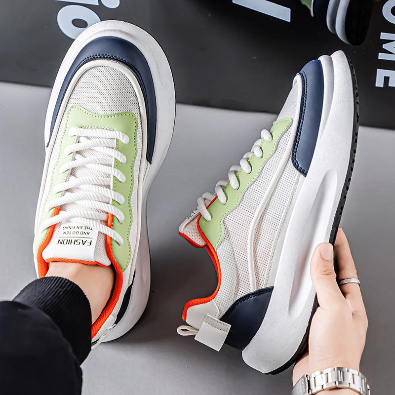 Herrenschuhe neu Sommer atmungsaktiv vielseitig Freizeitschuhe leicht weiche Sohle dicke Sohle höhenverstärkende Board-Schuhe verschleißfest Sport weiße Schuhe