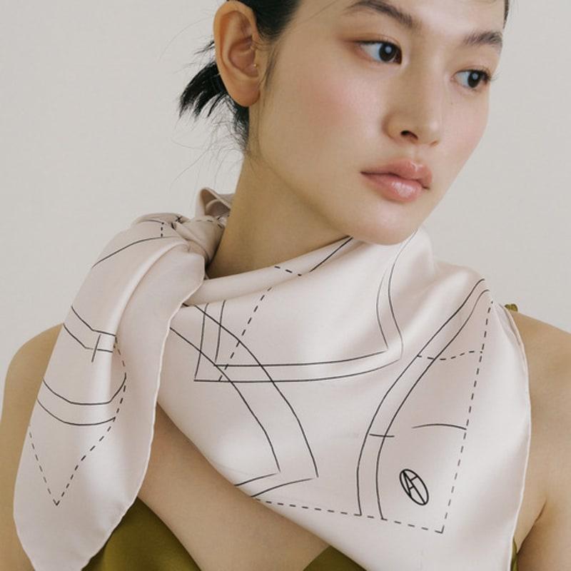 

AVVINA PELLE Pattern Square Silk Scarf 90 - Beige Beige