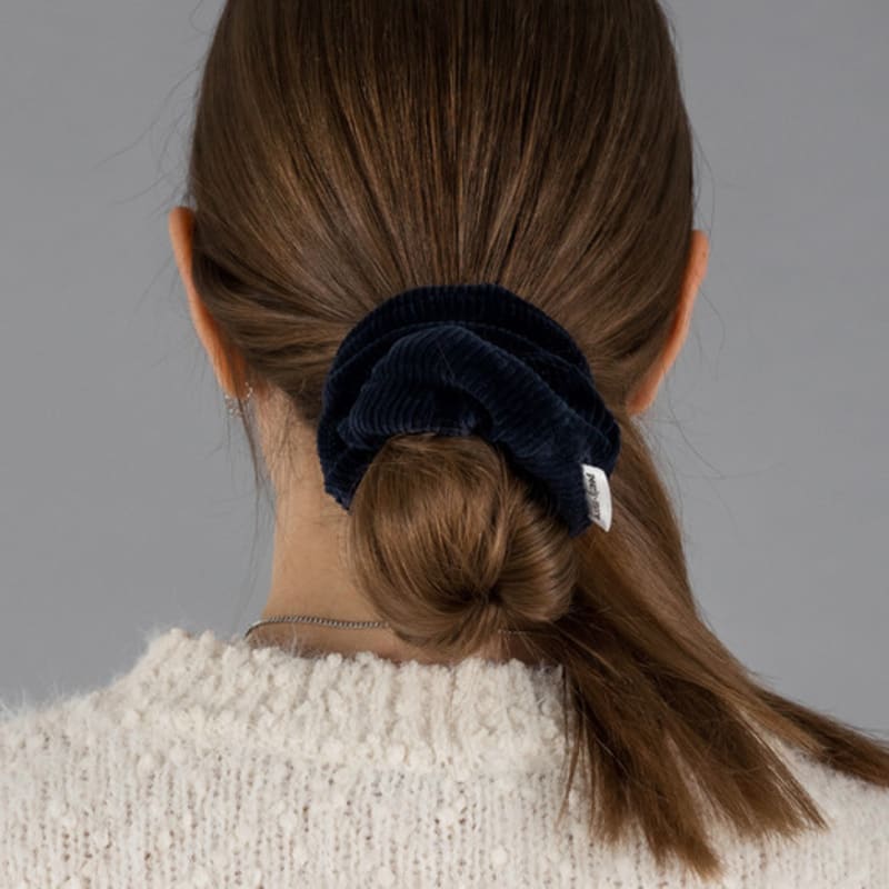 

темно-синяя вельветовая резинка для волос pearlymore free