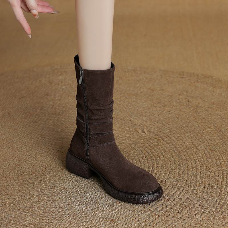 Krazing Pot Cow Suede Nubuck Pleated Decoration Autumn Winter Shoes Chunky Heels Size 43 Size 42 Round Toe Zipper Retro Fashion Mid-calf Boots