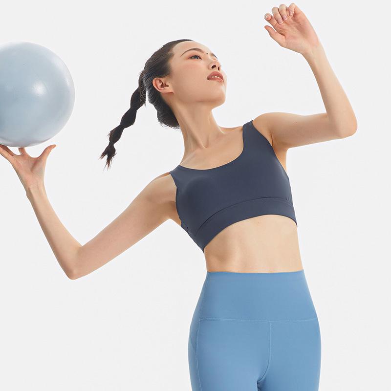 Women's Plus Size Seamless Shockproof Sports Bra for Running and Yoga