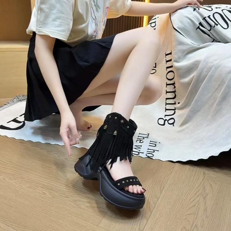 Fashion retro rivet fringed open-toed sandals women's 2025 summer new niche design versatile Roman cool boots tide
