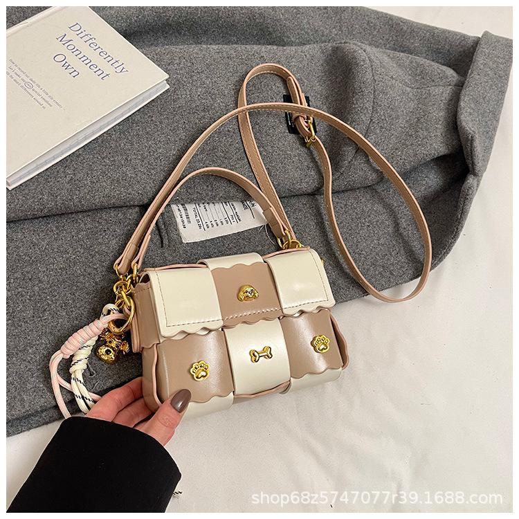 

Niche texture underarm bag women s shoulder messenger bag spring small fresh summer cool woven small square bag хаки