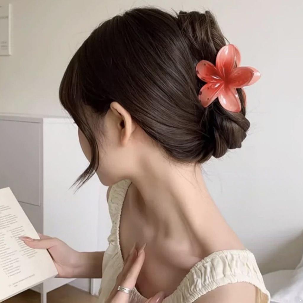 2Pcs Flower Hair Clips for Women Girls Trendy Floral Hair Claw Clips Barrettes Alligator Clips Non Slip Hair Accessories for Women Party Daily Use