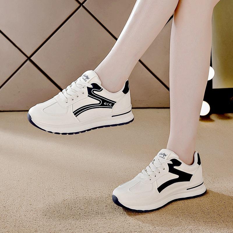 Large size flat-soled sneakers, small white shoes, lightweight soft-soled non-slip shoes for women, autumn board shoes, casual board shoes for women