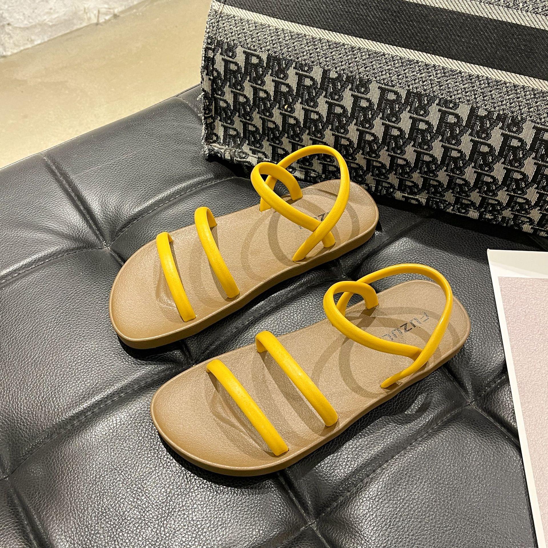 

New sandals women s summer fashion trend French flat Roman sandals round head beach one-word drag outside wear 40-41 жёлтый