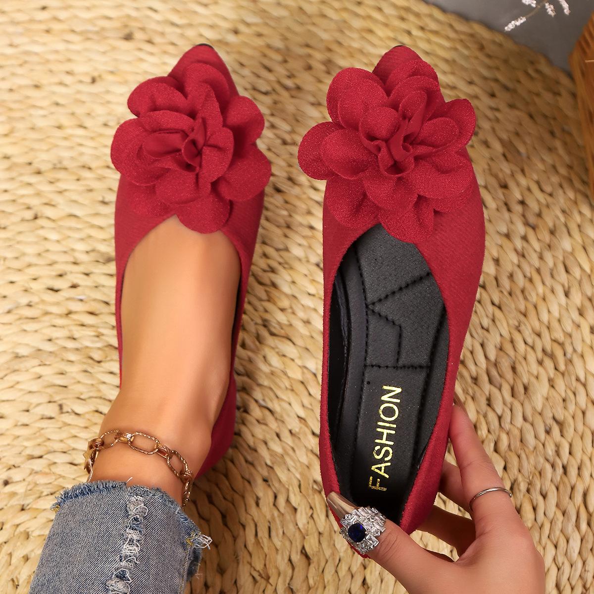 

One-pedal flat-soled single shoes versatile large size new flat-soled with skirt flower Doudou shoes 2025 gentle wind shallow mouth 43 красный