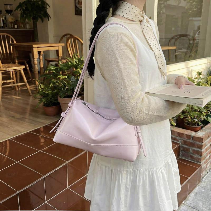 Shiny PU Shoulder Bag Women Fashion Crossbody Bag With Adjustable Strap Modern Design