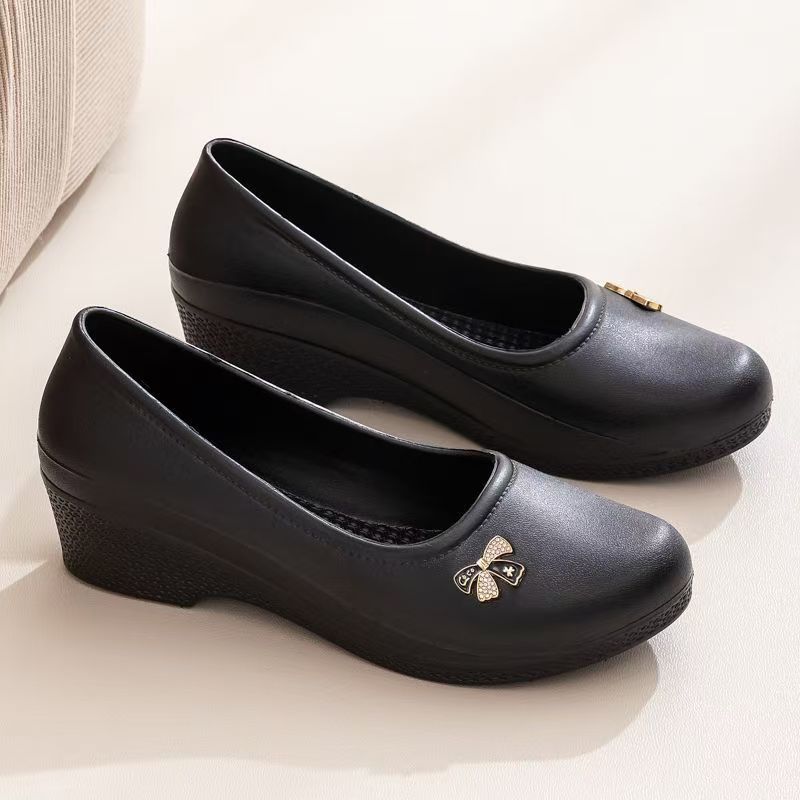 

Женские низкие непромокаемые сапоги на низком каблуке, литье под давлением, мягкая подошва, нескользящие, с круглым носком, без шнуровки, водонепроницаемые, легкие, для работы на кухне 36 чёрный