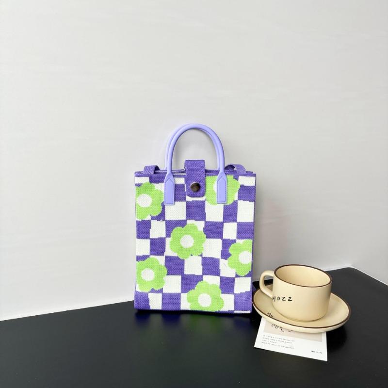 New large-capacity knitted bag, mobile phone bag, niche shoulder messenger bag, high-end, cartoon fashion handbag.