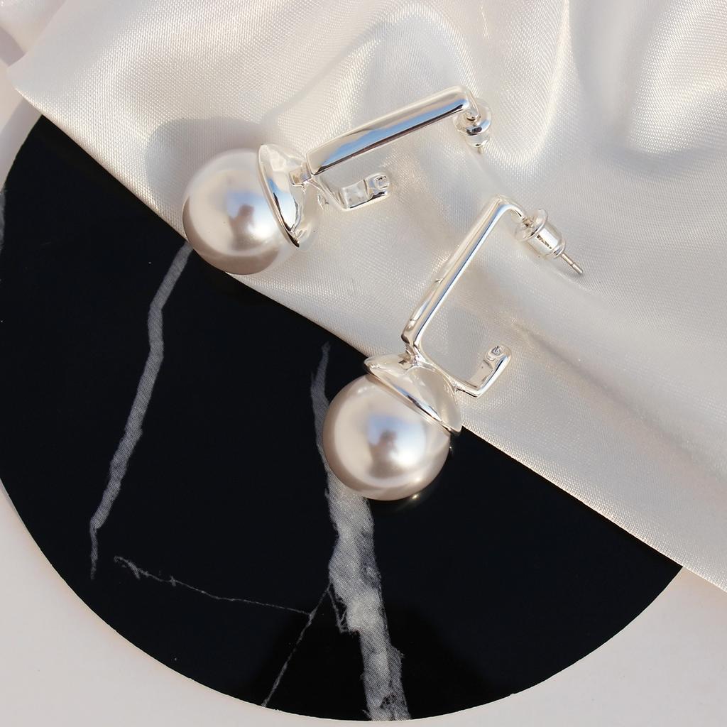 Accessoires Französische Premium-Silber-Quadrat-Ohrringe mit großen Perlen, elegante, intellektuelle, geometrische Ohrstecker 474