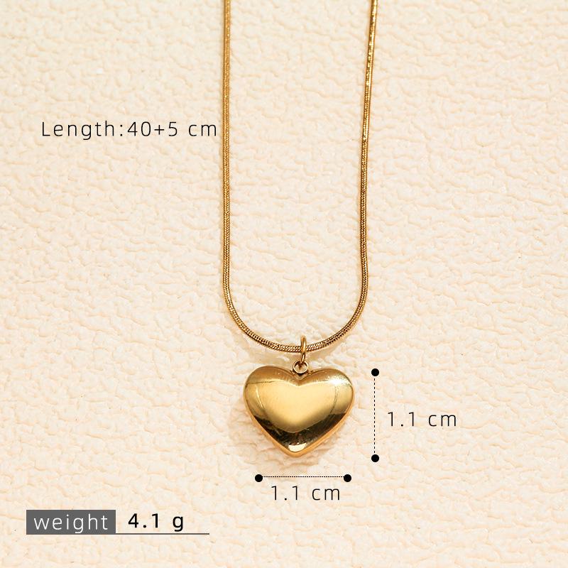 French Heart Stainless Steel Pendant Necklace - Simple & Polished Clavicle Chain