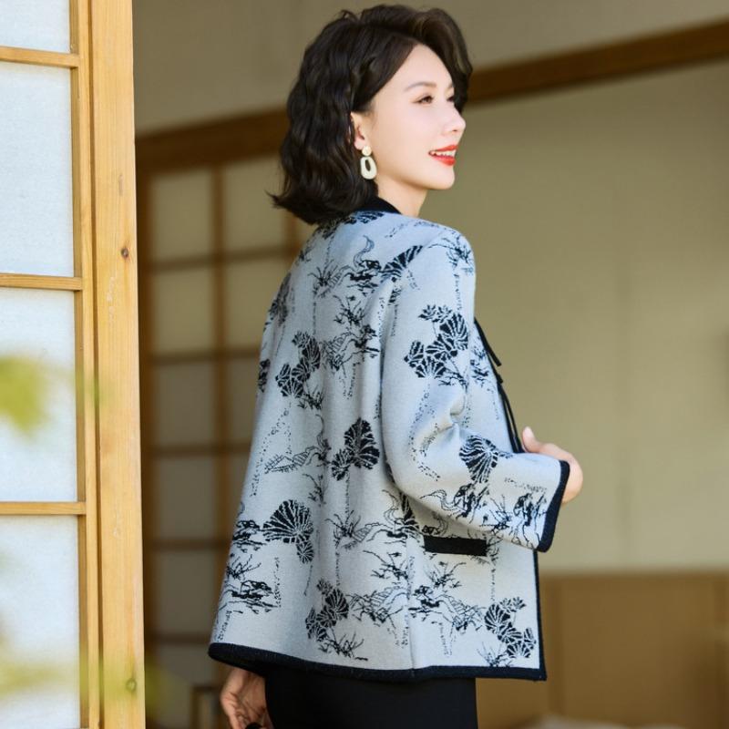Mom Autumn Clothes New Fashion Coat Middle Elderly Women Autumn and Winter Short Top