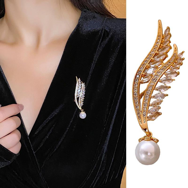Exquisite Ear Of Wheat Pearl Rhinestone Brooches For Women Crystal Pins Suit Clothes Accessories Light Luxury Jewelry Gift
