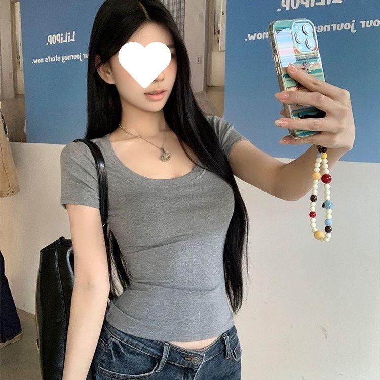 Dámské letní tričko z čisté bavlny s krátkým rukávem a výstřihem do U, slim fit, 2025