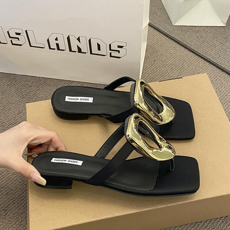 Niche Metal Square Buckle Foot Slippers Women's Summer Wear New Flat-bottomed Casual Square Toe Cold Slippers